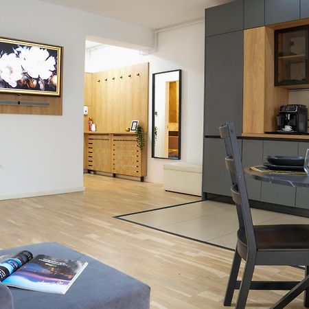 Sara - Stylish Apt With Balcony Near Piata Obor บูคาเรสต์ ภายนอก รูปภาพ