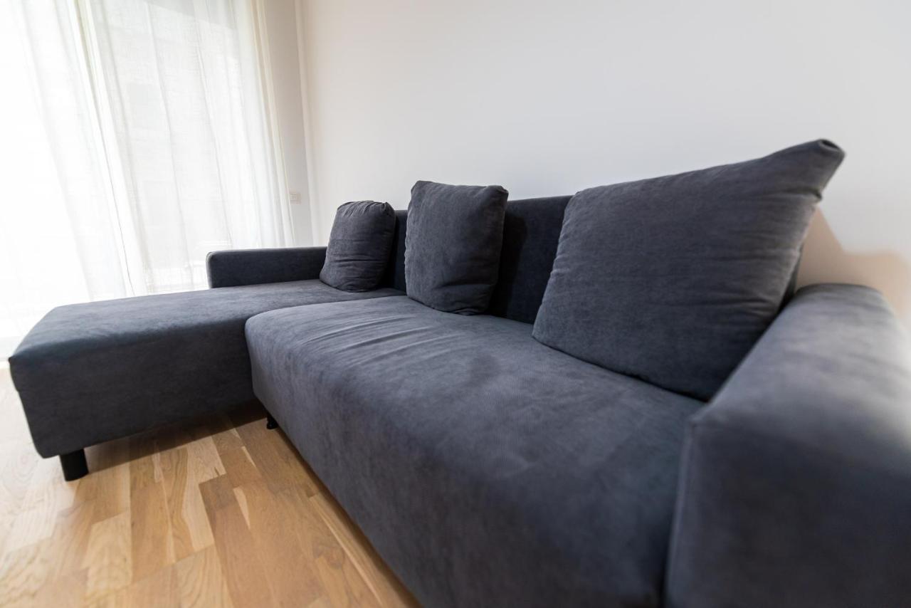 Sara - Stylish Apt With Balcony Near Piata Obor บูคาเรสต์ ภายนอก รูปภาพ