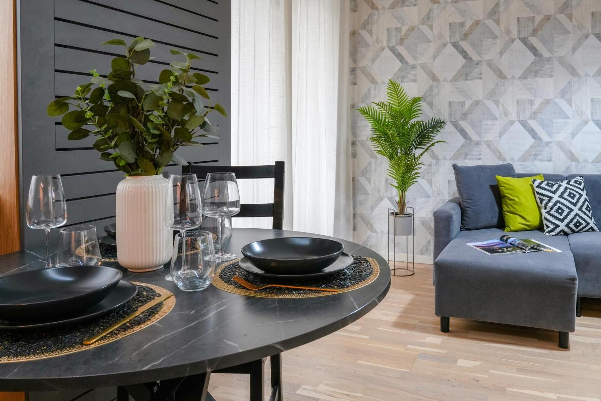 Sara - Stylish Apt With Balcony Near Piata Obor บูคาเรสต์ ภายนอก รูปภาพ